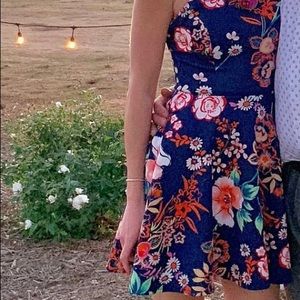 Cute mini dress. Summer wedding guest outfit